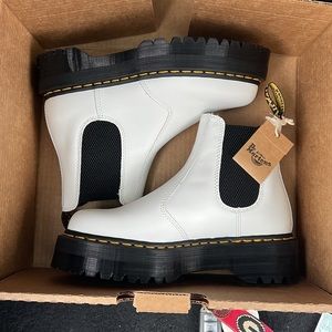 Women's Dr. Martens 2976 Quad Platform Chelsea Boot - Size 9 White